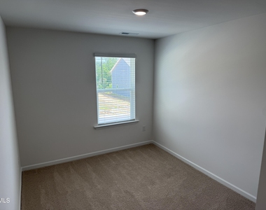 275 Rusling Leaf Drive - Photo Thumbnail 9