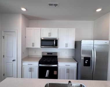 123 Starlight Street - Photo Thumbnail 3
