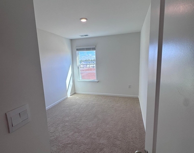 123 Starlight Street - Photo Thumbnail 10