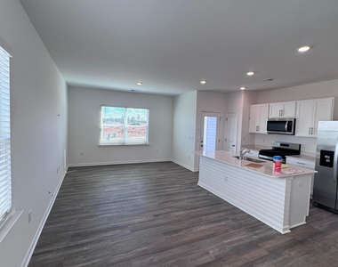 123 Starlight Street - Photo Thumbnail 4