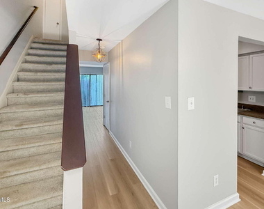 1275 Teakwood Place - Photo Thumbnail 2