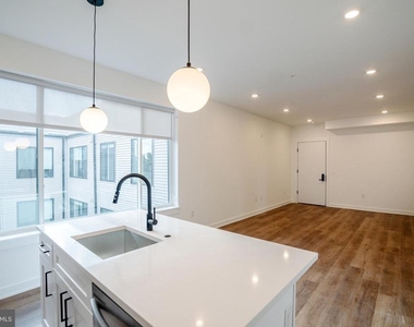 5904 Germantown Avenue - Photo Thumbnail 9