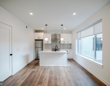 5904 Germantown Avenue - Photo Thumbnail 5