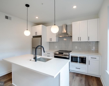 5904 Germantown Avenue - Photo Thumbnail 7