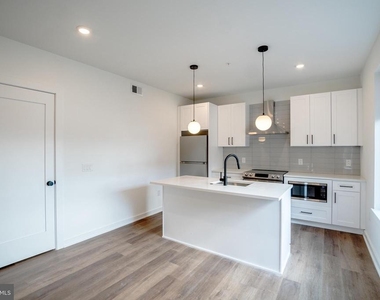 5904 Germantown Avenue - Photo Thumbnail 6