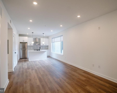 5904 Germantown Avenue - Photo Thumbnail 4