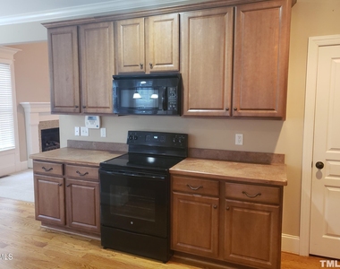 381 Carolina Oaks Avenue - Photo Thumbnail 6