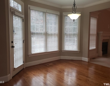 381 Carolina Oaks Avenue - Photo Thumbnail 4