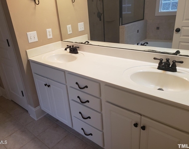381 Carolina Oaks Avenue - Photo Thumbnail 8