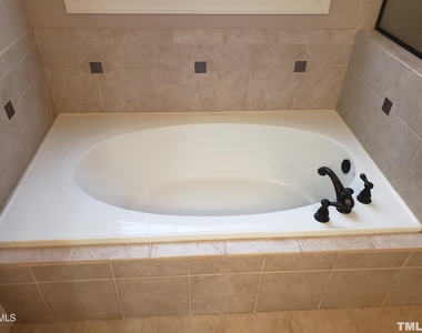 381 Carolina Oaks Avenue - Photo Thumbnail 9