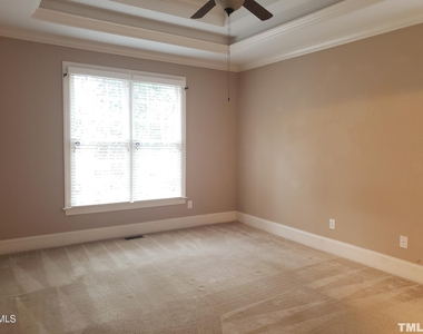 381 Carolina Oaks Avenue - Photo Thumbnail 7
