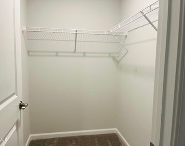 547 Glen Clova Drive - Photo Thumbnail 36