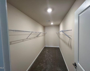 547 Glen Clova Drive - Photo Thumbnail 13
