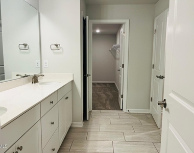 547 Glen Clova Drive - Photo Thumbnail 30