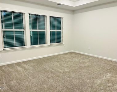 547 Glen Clova Drive - Photo Thumbnail 28