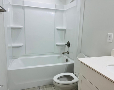 547 Glen Clova Drive - Photo Thumbnail 38