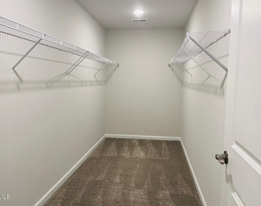 547 Glen Clova Drive - Photo Thumbnail 34