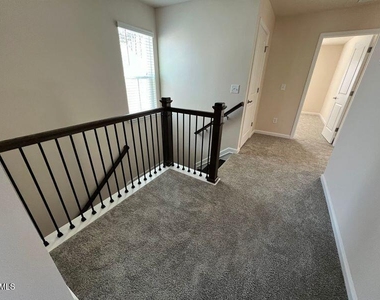 547 Glen Clova Drive - Photo Thumbnail 14