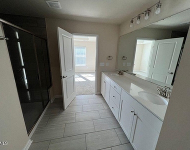 547 Glen Clova Drive - Photo Thumbnail 15