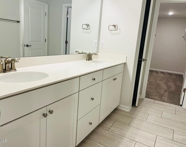 547 Glen Clova Drive - Photo Thumbnail 31