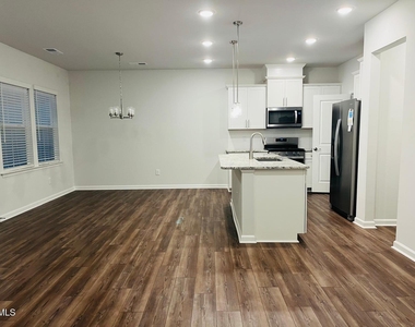 547 Glen Clova Drive - Photo Thumbnail 11