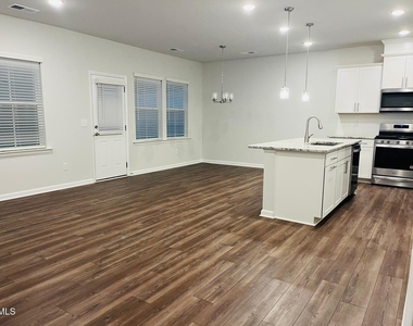 547 Glen Clova Drive - Photo Thumbnail 12