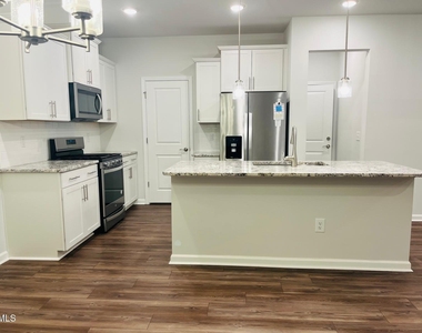 547 Glen Clova Drive - Photo Thumbnail 17