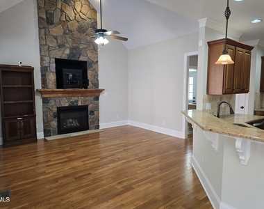 3653 Pleasants Ridge Drive - Photo Thumbnail 8