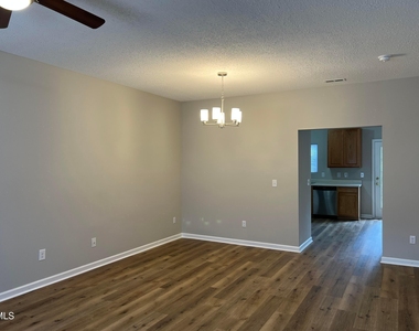 116 Baberton Drive - Photo Thumbnail 4