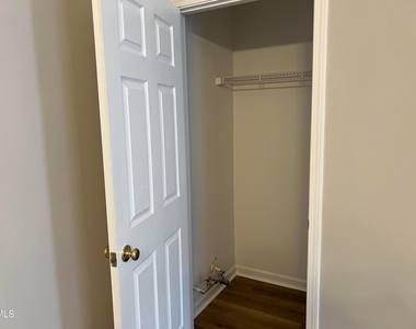 116 Baberton Drive - Photo Thumbnail 9
