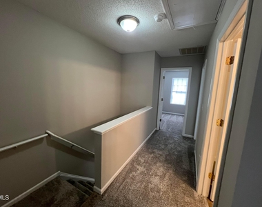 116 Baberton Drive - Photo Thumbnail 16