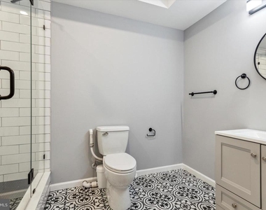 1407 N 8th Street - Photo Thumbnail 6