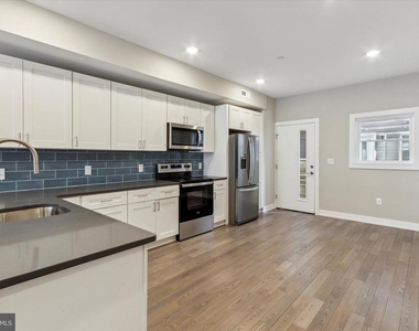 1407 N 8th Street - Photo Thumbnail 1