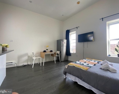 1725 Bainbridge Street - Photo Thumbnail 4