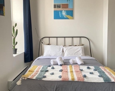 1725 Bainbridge Street - Photo Thumbnail 8