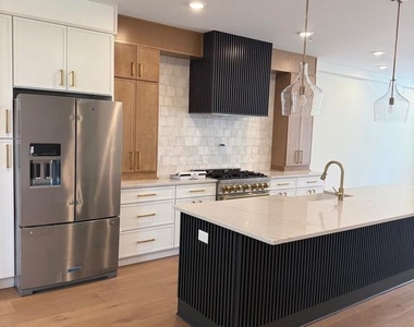 7519 Ridge Avenue - Photo Thumbnail 3