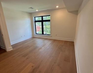 7519 Ridge Avenue - Photo Thumbnail 10