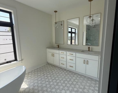 7519 Ridge Avenue - Photo Thumbnail 14