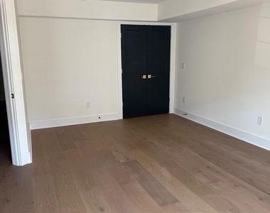 7519 Ridge Avenue - Photo Thumbnail 9
