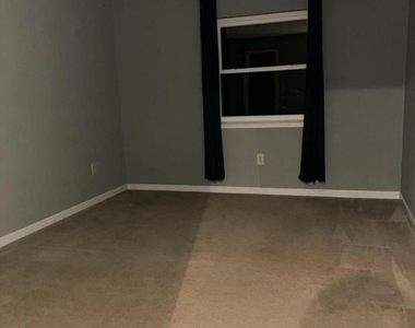 706 Horseshoe Drive - Photo Thumbnail 18
