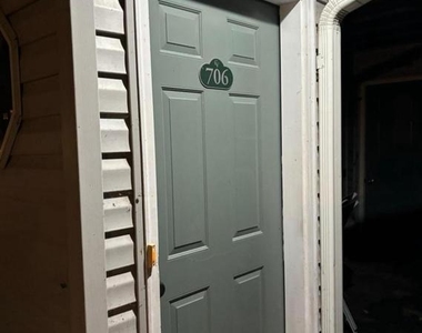 706 Horseshoe Drive - Photo Thumbnail 2