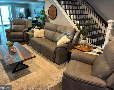 63 Academy Road - Photo Thumbnail 7