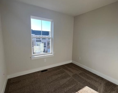 805 Pecan Road - Photo Thumbnail 10