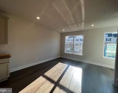 805 Pecan Road - Photo Thumbnail 7