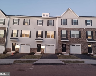 805 Pecan Road - Photo Thumbnail 2
