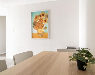1212 Bonnie Brae St - Photo Thumbnail 3