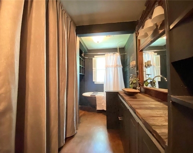 8004 Downing St - Photo Thumbnail 24