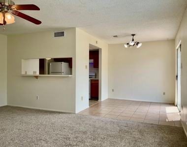 12120 Thompkins Dr - Photo Thumbnail 7