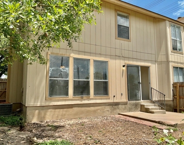 12120 Thompkins Dr - Photo Thumbnail 18