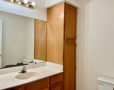 12120 Thompkins Dr - Photo Thumbnail 10